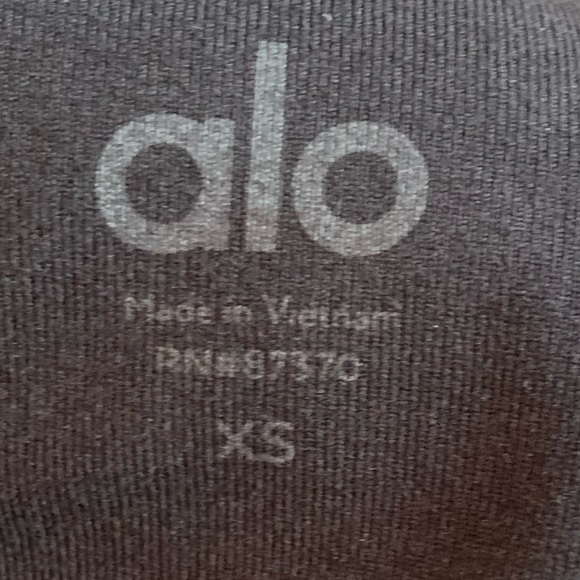 Christina Hall Alo Leggings - Picture 5 of 5